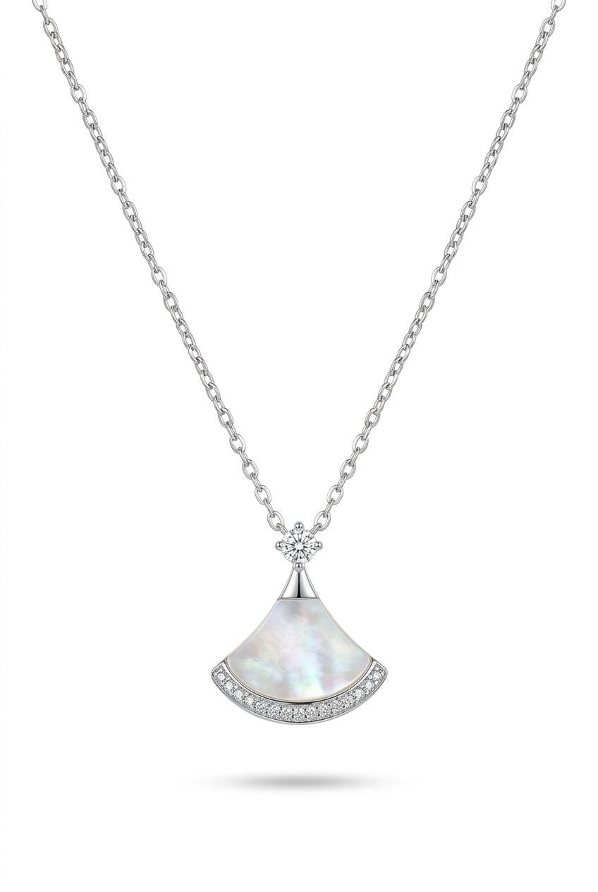 Lumière Fan Pendant